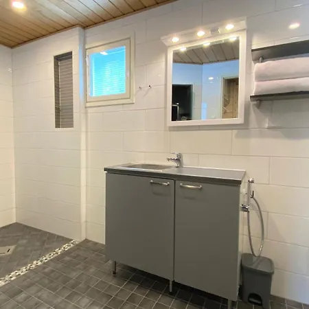 Kuukkelisalmi-fireplace, Sauna, Kota, Hot Tub, Hébergement de vacances