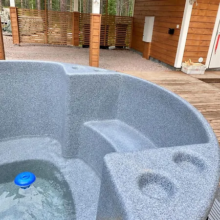 Kuukkelisalmi-fireplace, Sauna, Kota, Hot Tub, Ferienhaus Kuusamo