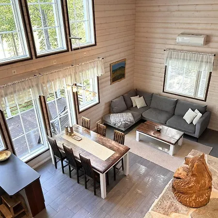 Kuukkelisalmi-fireplace, Sauna, Kota, Hot Tub, Hébergement de vacances Kuusamo