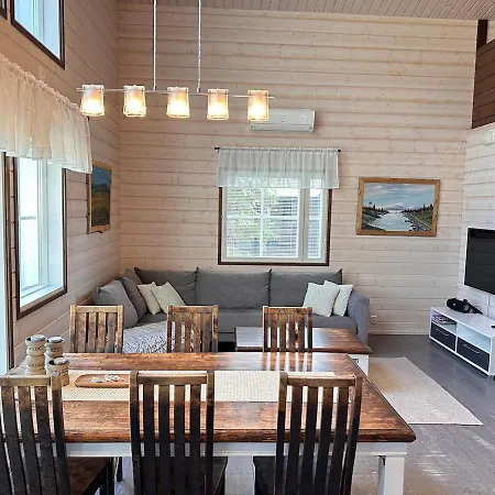 Kuukkelisalmi-fireplace, Sauna, Kota, Hot Tub, Hébergement de vacances *