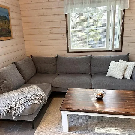 Kuukkelisalmi-fireplace, Sauna, Kota, Hot Tub,